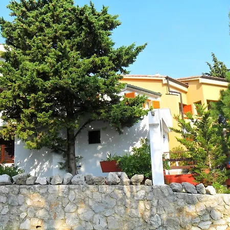 Olea Apartment *
